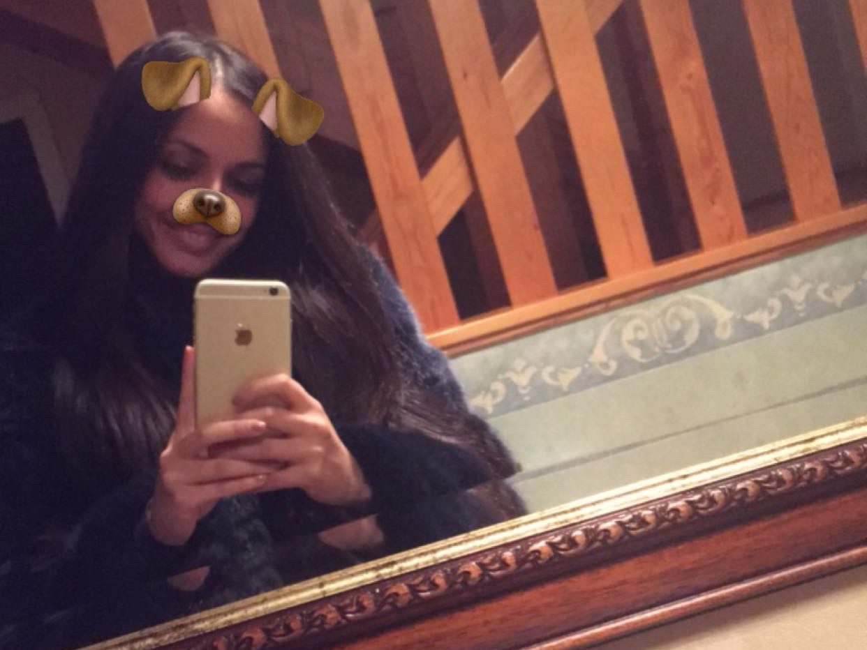 Meg med snapchatfilteret som har hundeørene. 